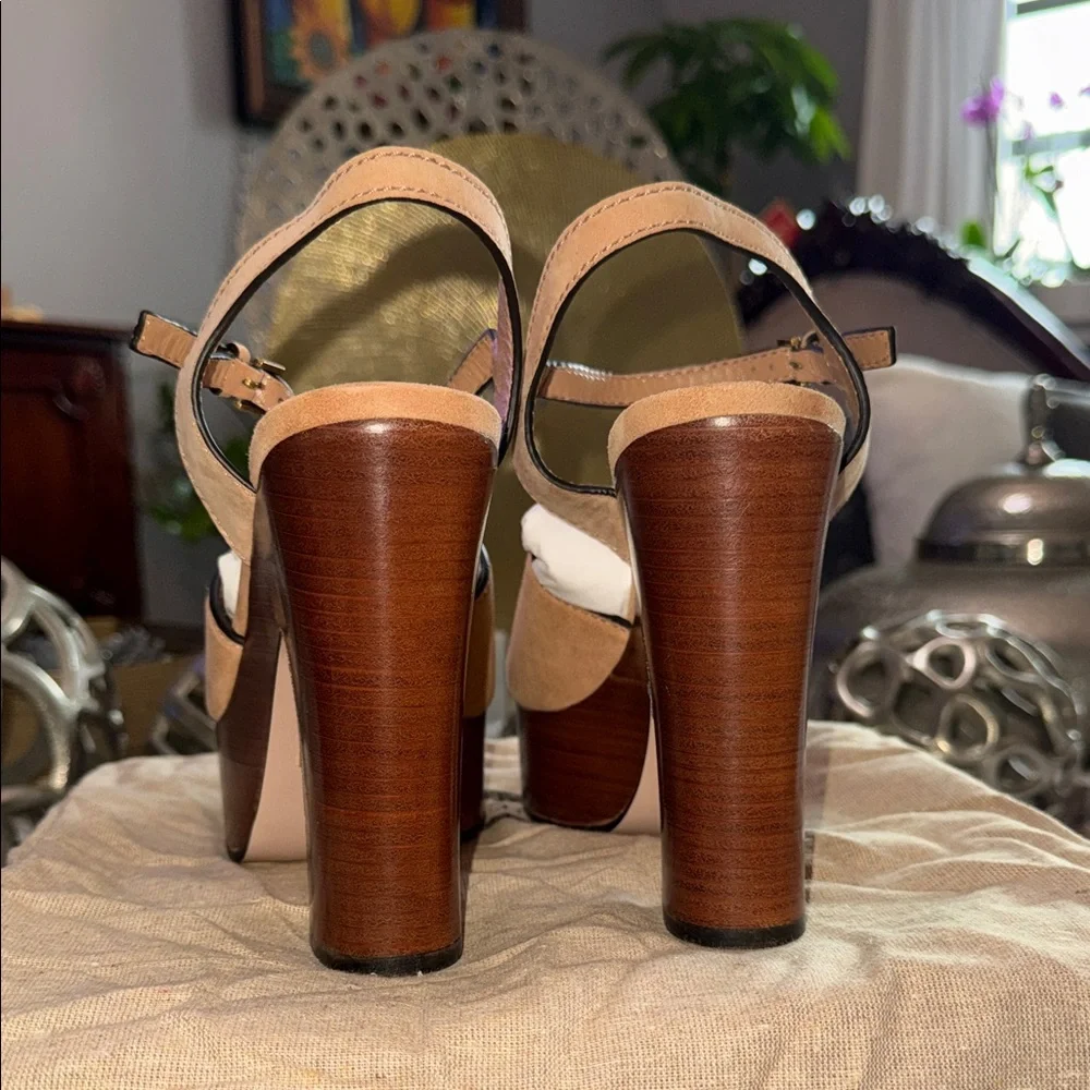 NEW Gucci Interlocking G Cut-Out Platform Sandals - Cuir Brown SIZE: EU39
(US 9) - Picture 11 of 14